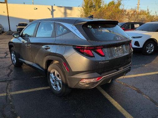 2023 Hyundai TUCSON SE