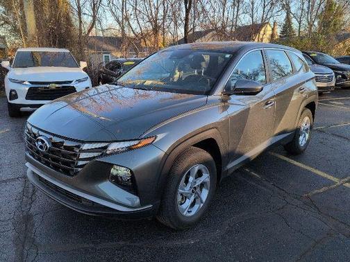 2023 Hyundai TUCSON SE