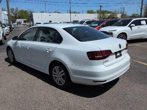 Pure White 2017 Volkswagen Jetta 1.4T S