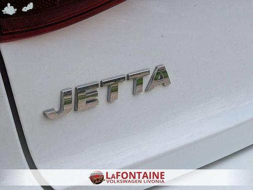 Pure White 2017 Volkswagen Jetta 1.4T S