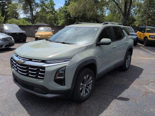 Green 2025 Chevrolet Equinox LT