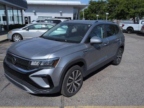Pyrite Silver Metallic 2023 Volkswagen Taos 1.5T SE