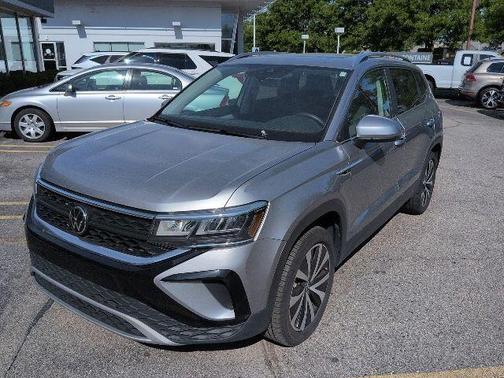 Pyrite Silver Metallic 2023 Volkswagen Taos 1.5T SE