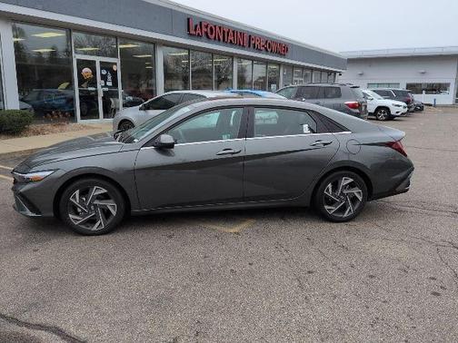 2025 Hyundai ELANTRA SEL Convenience