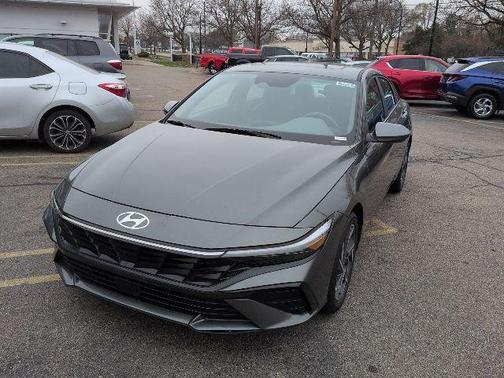 2025 Hyundai ELANTRA SEL Convenience