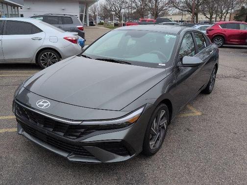 2025 Hyundai ELANTRA SEL Convenience