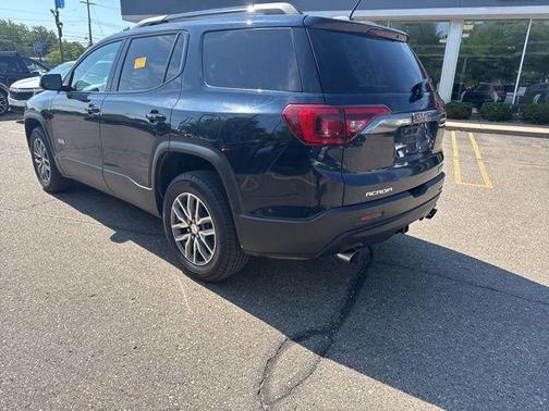 Dark Sapphire Blue Metallic 2017 GMC Acadia SLE-2