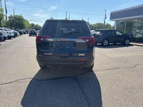 Dark Sapphire Blue Metallic 2017 GMC Acadia SLE-2