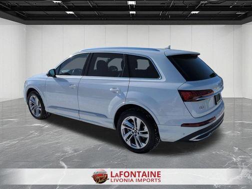 2024 Audi Q7 55 Premium Plus