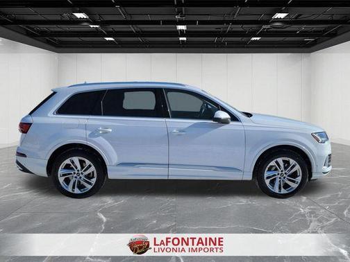 2024 Audi Q7 55 Premium Plus