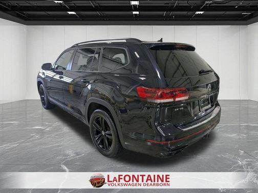 Deep Black Pearl Effect 2023 Volkswagen Atlas 3.6 V6 SEL R-Line Black