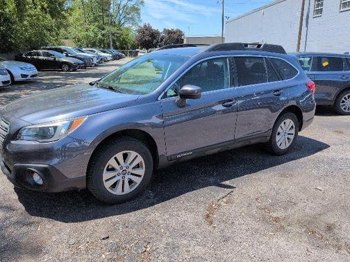 Carbide Gray Metallic 2017 Subaru Outback 2.5i Premium