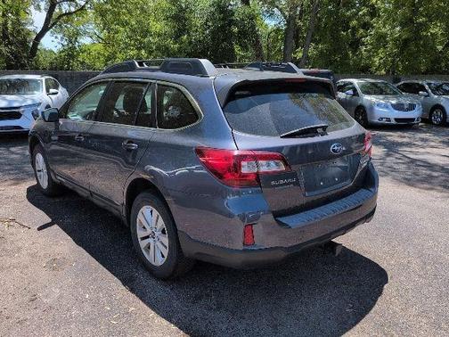 Carbide Gray Metallic 2017 Subaru Outback 2.5i Premium