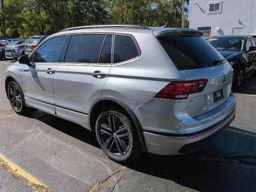 2022 Volkswagen Tiguan 2.0T SE R-Line Black