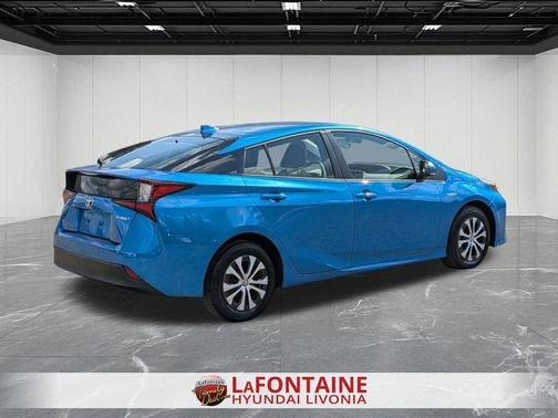 2022 Toyota Prius LE