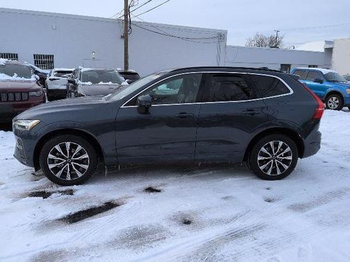 2023 Volvo XC60 B5 Core