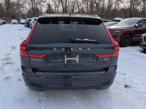 2023 Volvo XC60 B5 Core