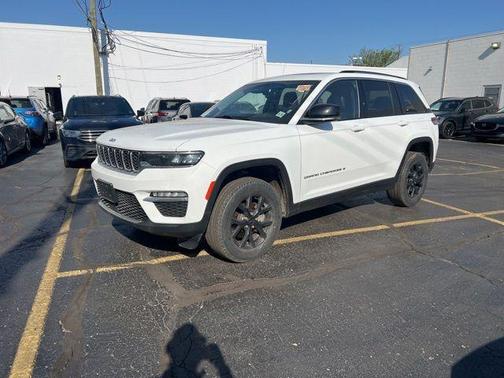 Bright White Clearcoat 2022 Jeep Grand Cherokee Limited