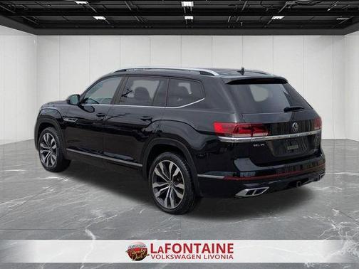 Deep Black Pearl Effect 2021 Volkswagen Atlas 3.6 V6 SEL R-Line