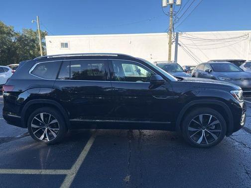 2024 Volkswagen Atlas 2.0T SEL Premium R-Line