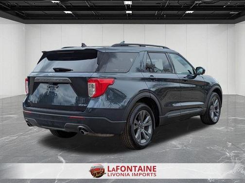 Blue Metallic 2022 Ford Explorer XLT