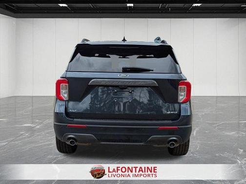 Blue Metallic 2022 Ford Explorer XLT