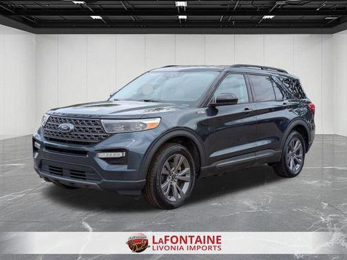 Blue Metallic 2022 Ford Explorer XLT