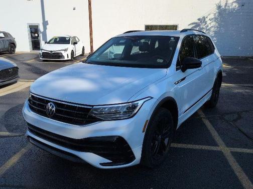 2022 Volkswagen Tiguan 2.0T SE R-Line Black