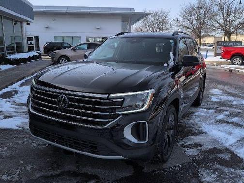 2024 Volkswagen Atlas 2.0T SE