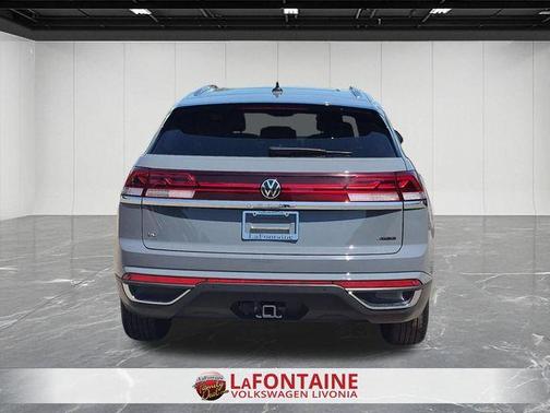 Pure Gray 2024 Volkswagen Atlas Cross Sport 2.0T SE w/Technology