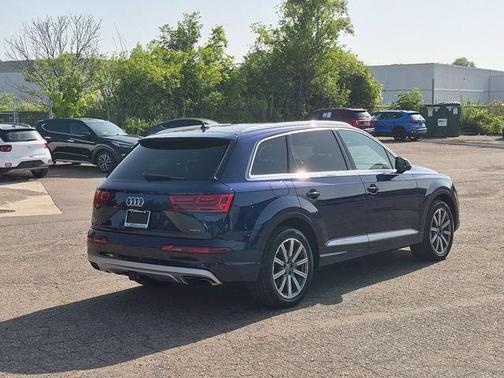 Navarra Blue Metallic 2019 Audi Q7 55 Premium Plus