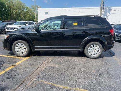 Pitch Black Clearcoat 2020 Dodge Journey SE Value