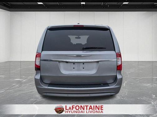 2015 Chrysler Town & Country Touring-L
