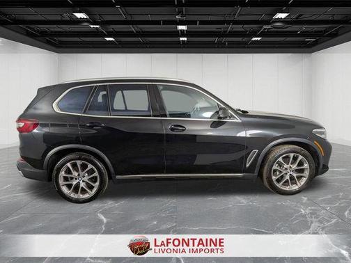 Black Sapphire Metallic 2022 BMW X5 xDrive40i