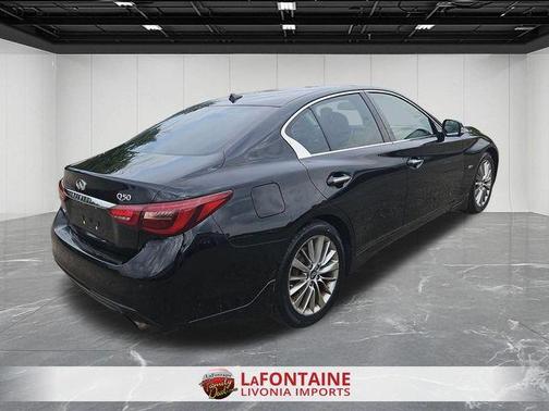 Black 2018 INFINITI Q50 3.0t LUXE