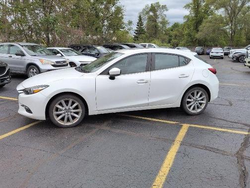 Snowflake White Pearl Metallic 2017 Mazda Mazda3 Touring 2.5