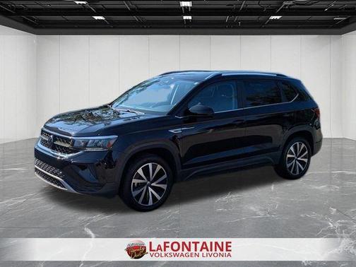 Deep Black Pearl Effect 2022 Volkswagen Taos 1.5T SE