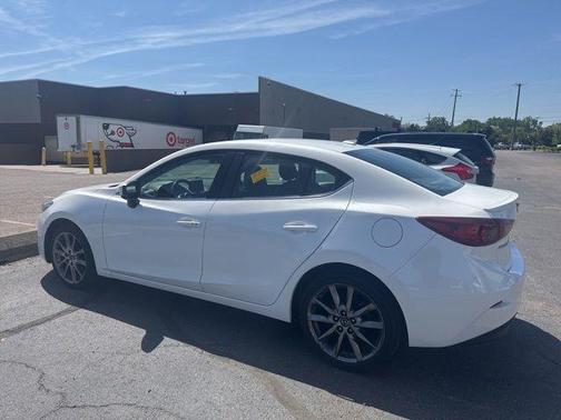 Snowflake White Pearl Metallic 2018 Mazda Mazda3 Touring