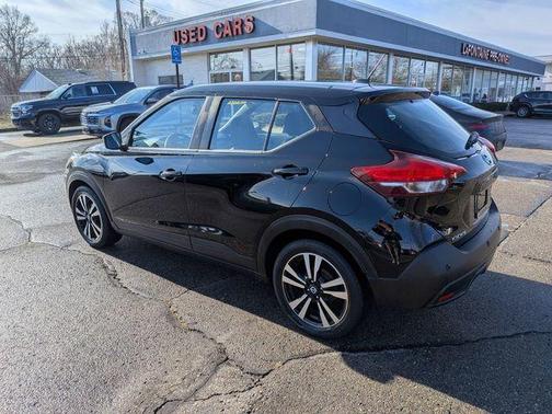 2020 Nissan Kicks SV