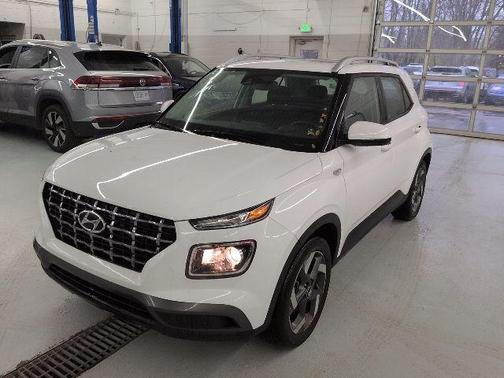 2022 Hyundai VENUE SEL