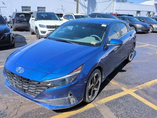 2022 Hyundai ELANTRA SEL