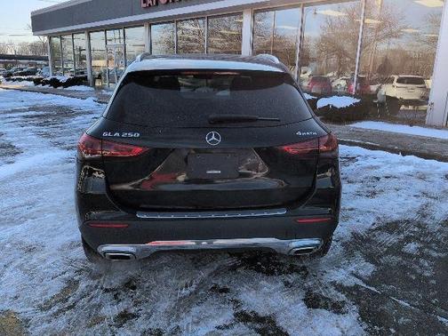 2022 Mercedes-Benz GLA 250 Base 4MATIC