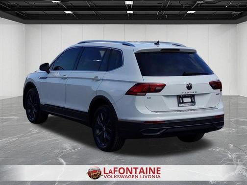 Pure White 2022 Volkswagen Tiguan 2.0T SE