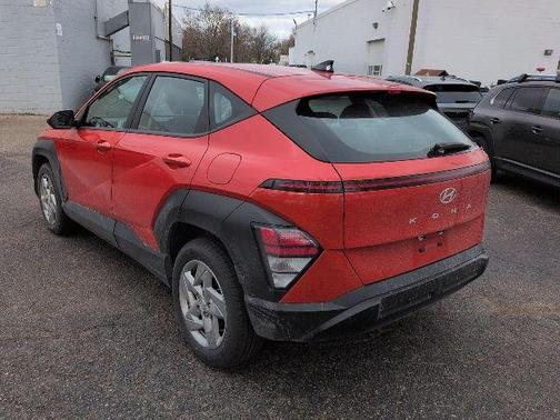 2024 Hyundai KONA SE