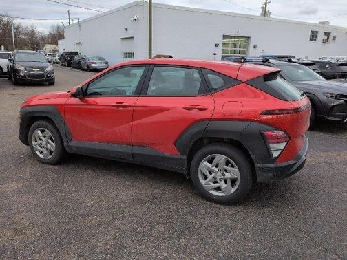 2024 Hyundai KONA SE