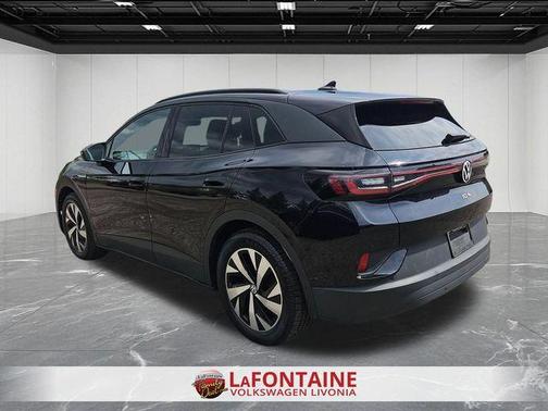 Deep Black Pearl Effect 2023 Volkswagen ID.4 Pro