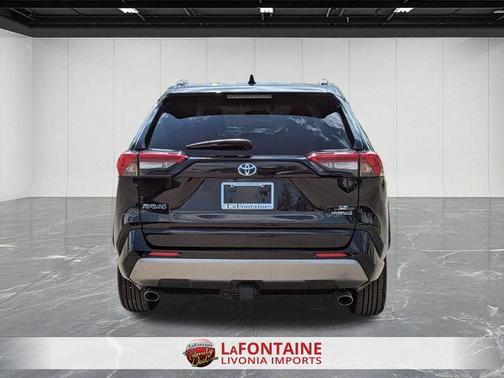 Midnight Black Metallic 2022 Toyota RAV4 Hybrid SE