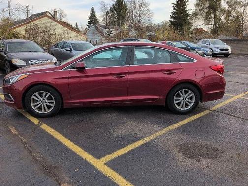 2016 Hyundai SONATA SE