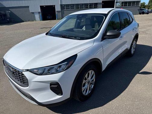 Oxford White 2023 Ford Escape Active