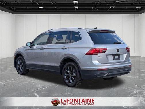 Pyrite Silver Metallic 2023 Volkswagen Tiguan 2.0T SE